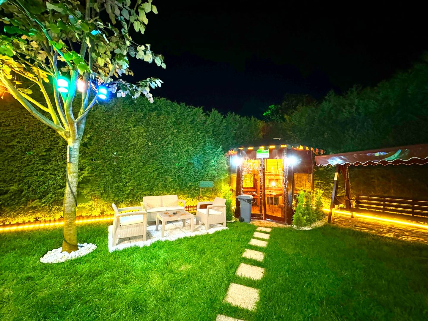 Sapanca'da Merkezi Konumda, Isıtmalı Havuzlu, 8 Kişilik Villa