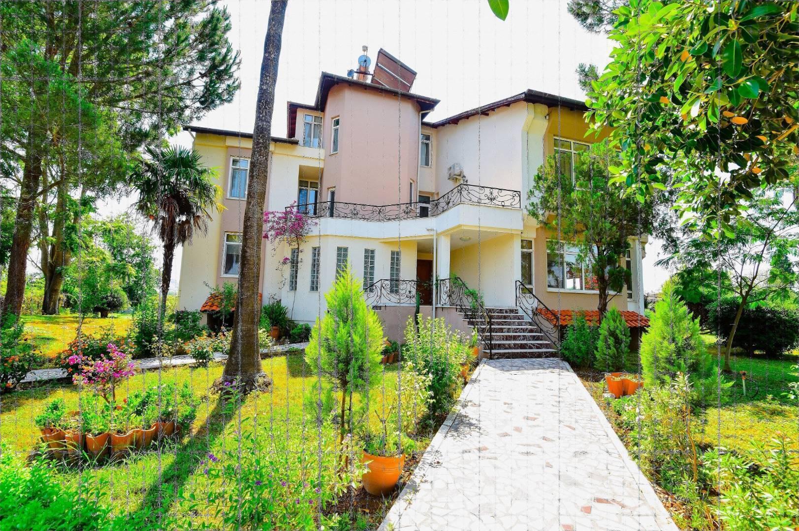 Ortaca Güzelyurt'ta 12 Kişilik, Özel Havuzlu, Modern Tasarımlı Villa-35030