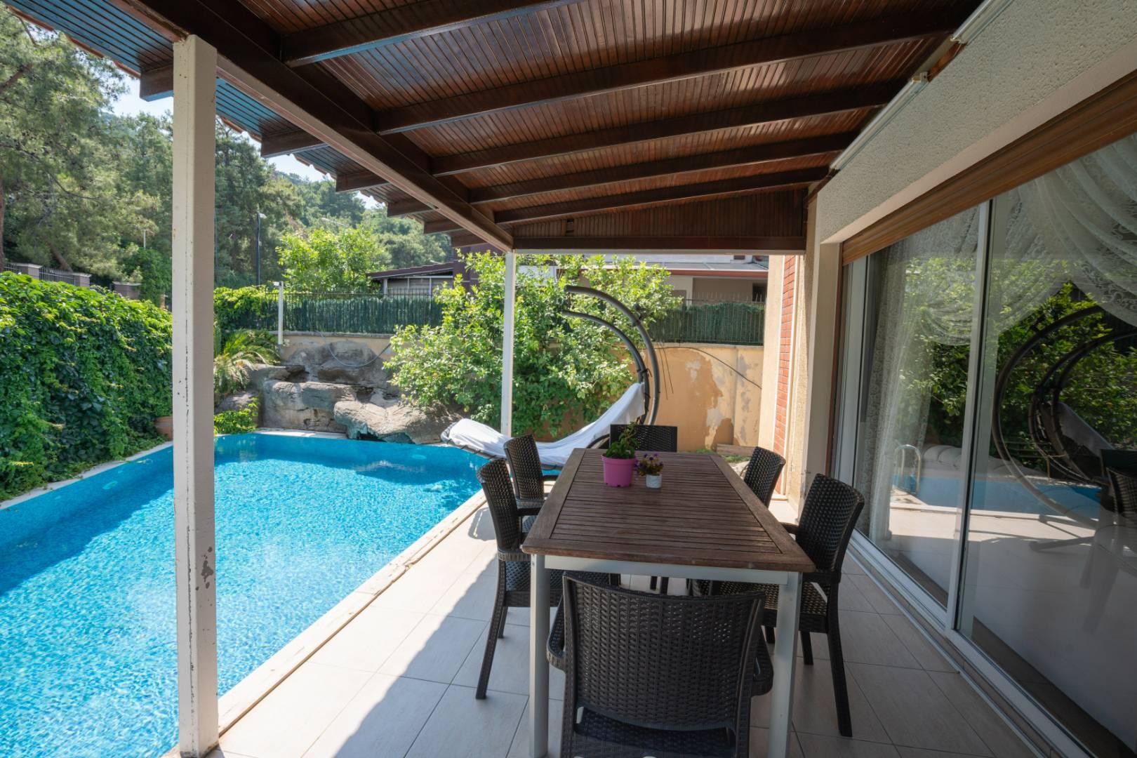 Marmaris Armutalan'da Merkezi Konumda, Özel Havuzlu, 3+1 Villa-43736