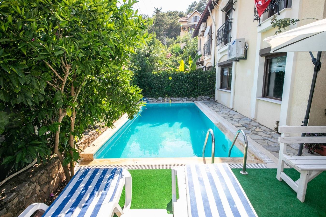 Muğla Marmaris'te Yeşillikler İçerisinde, Özel Havuzlu, Şık Villa