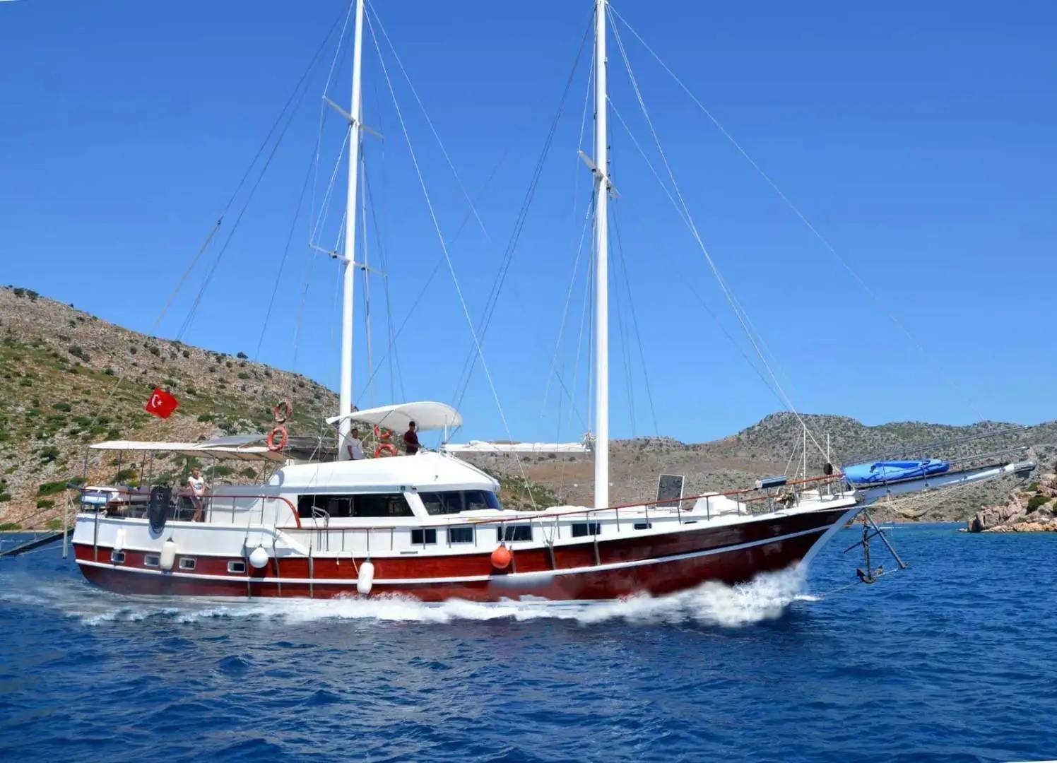 Marmaris Bozburun'da Mavinin Her Tonuna Sahip, 5 Kabinli, Lüks Gulet