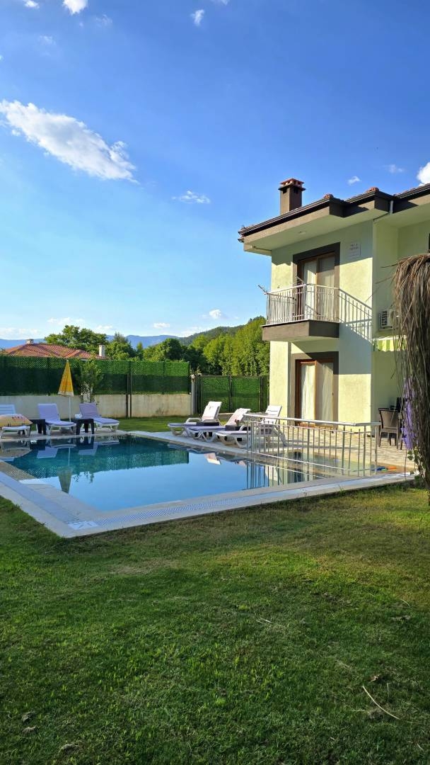 Marmaris Çamlı'da Merkezi Konumda, Özel Havuzlu, Şık Villa