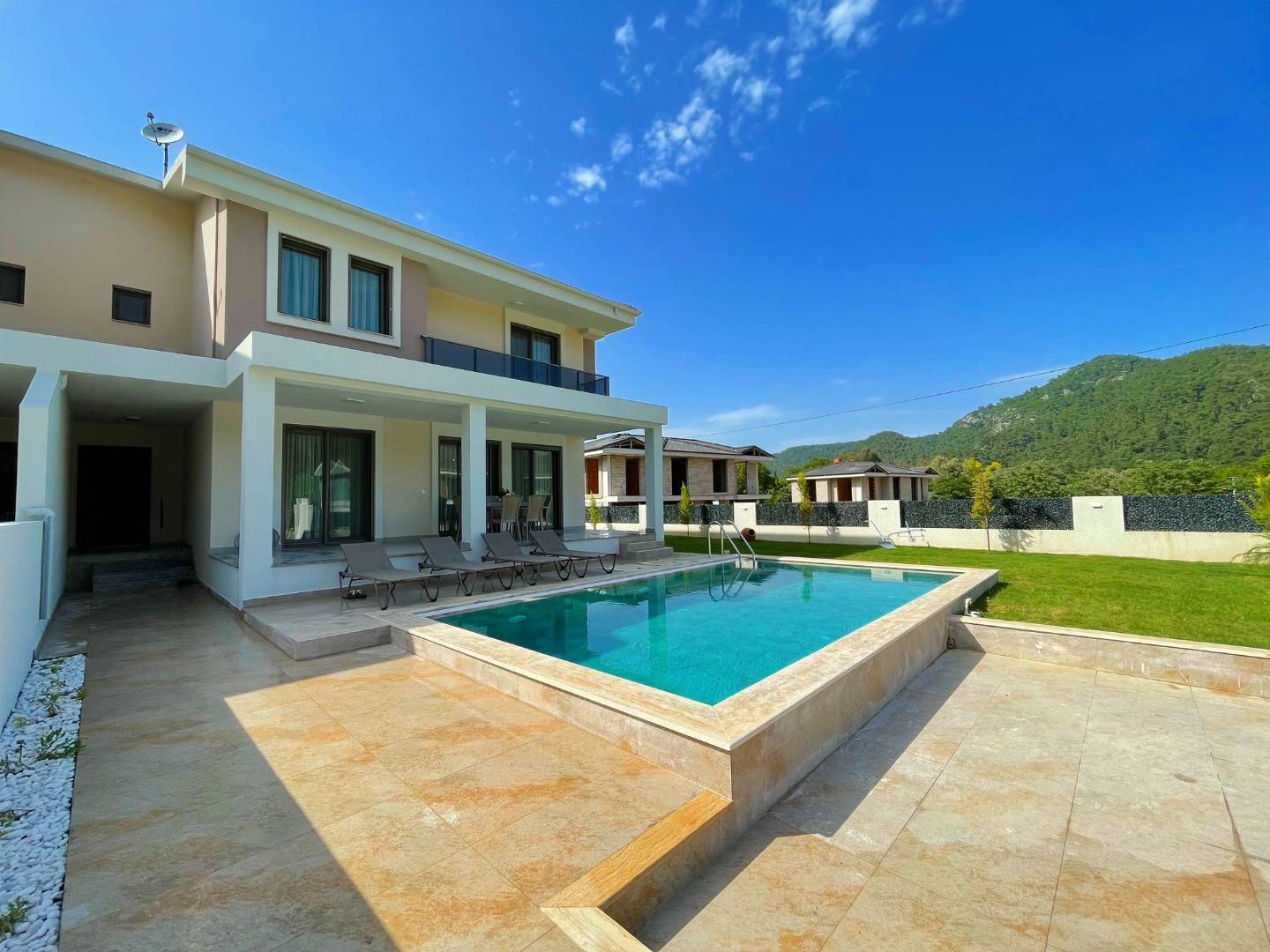 Marmaris Çamlı'da Muhteşem Doğada, Özel Havuzlu, Şık Villa