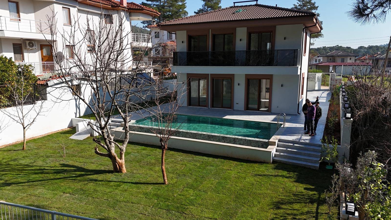 Marmaris Çetibeli'nde Yemyeşil Bahçeli, Özel Havuzlu, 6 Kişilik Villa