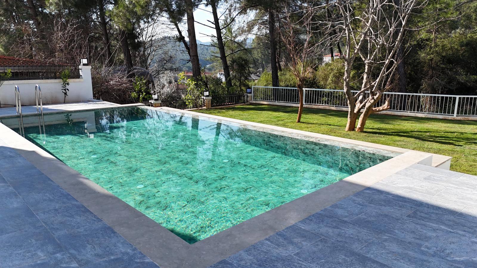 Marmaris Çetibeli'nde Yemyeşil Bahçeli, Özel Havuzlu, 6 Kişilik Villa-43738