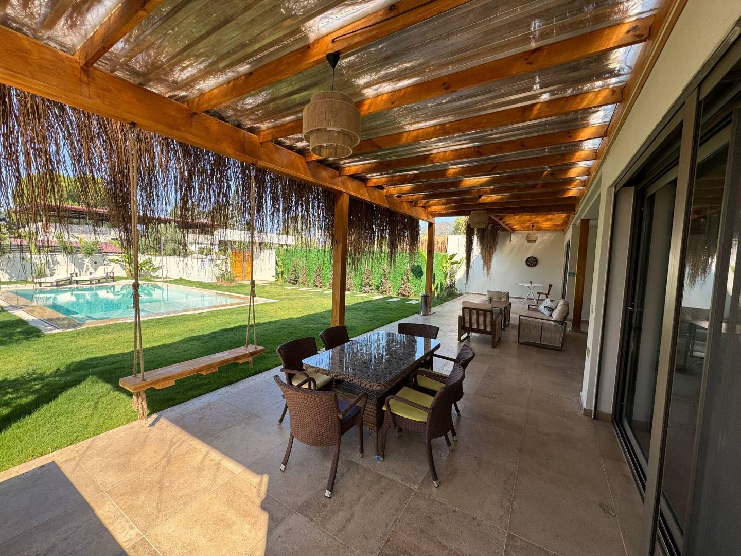 Marmaris Hisarönü'nde Denize Sıfır, Özel Havuzlu, Konforlu Villa