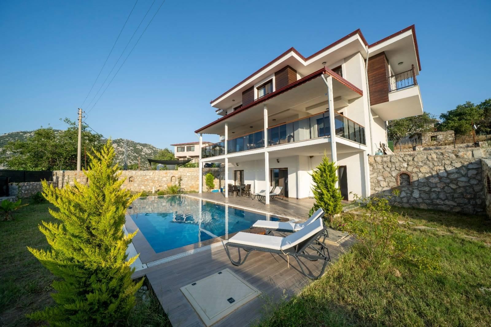 Marmaris Selimiye'de Deniz Manzaralı, Özel Havuzlu, 6 Kişilik Villa-40977