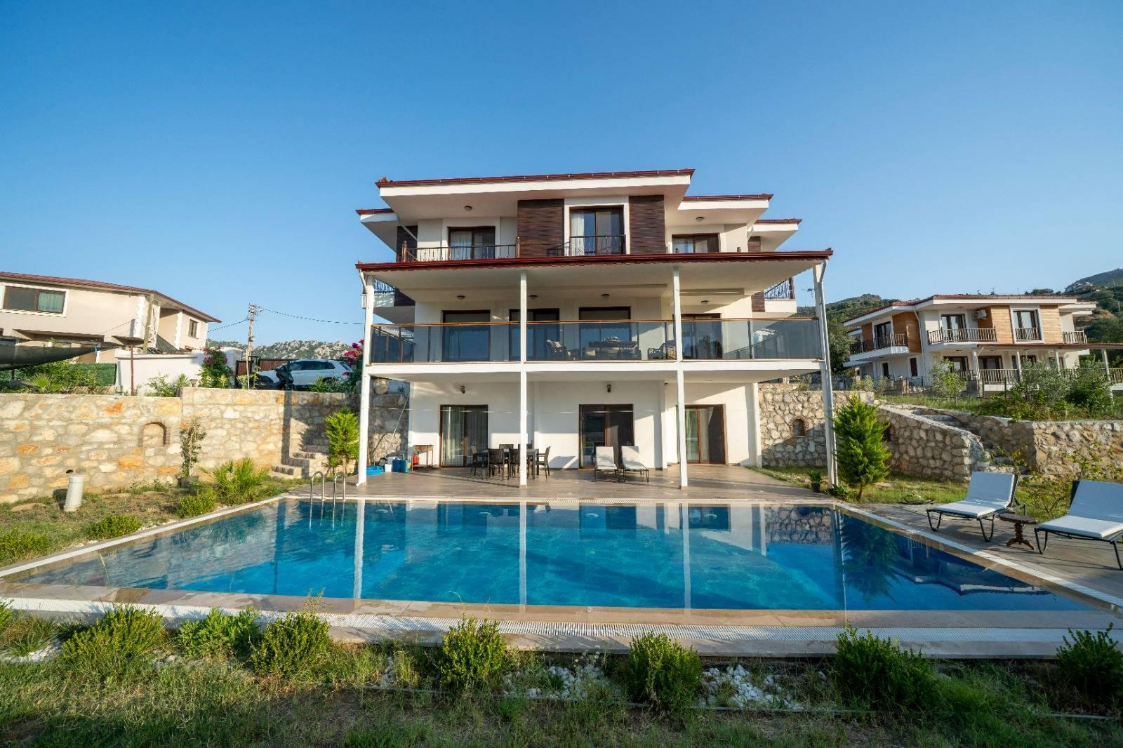 Marmaris Selimiye'de Deniz Manzaralı, Özel Havuzlu, 6 Kişilik Villa-40977