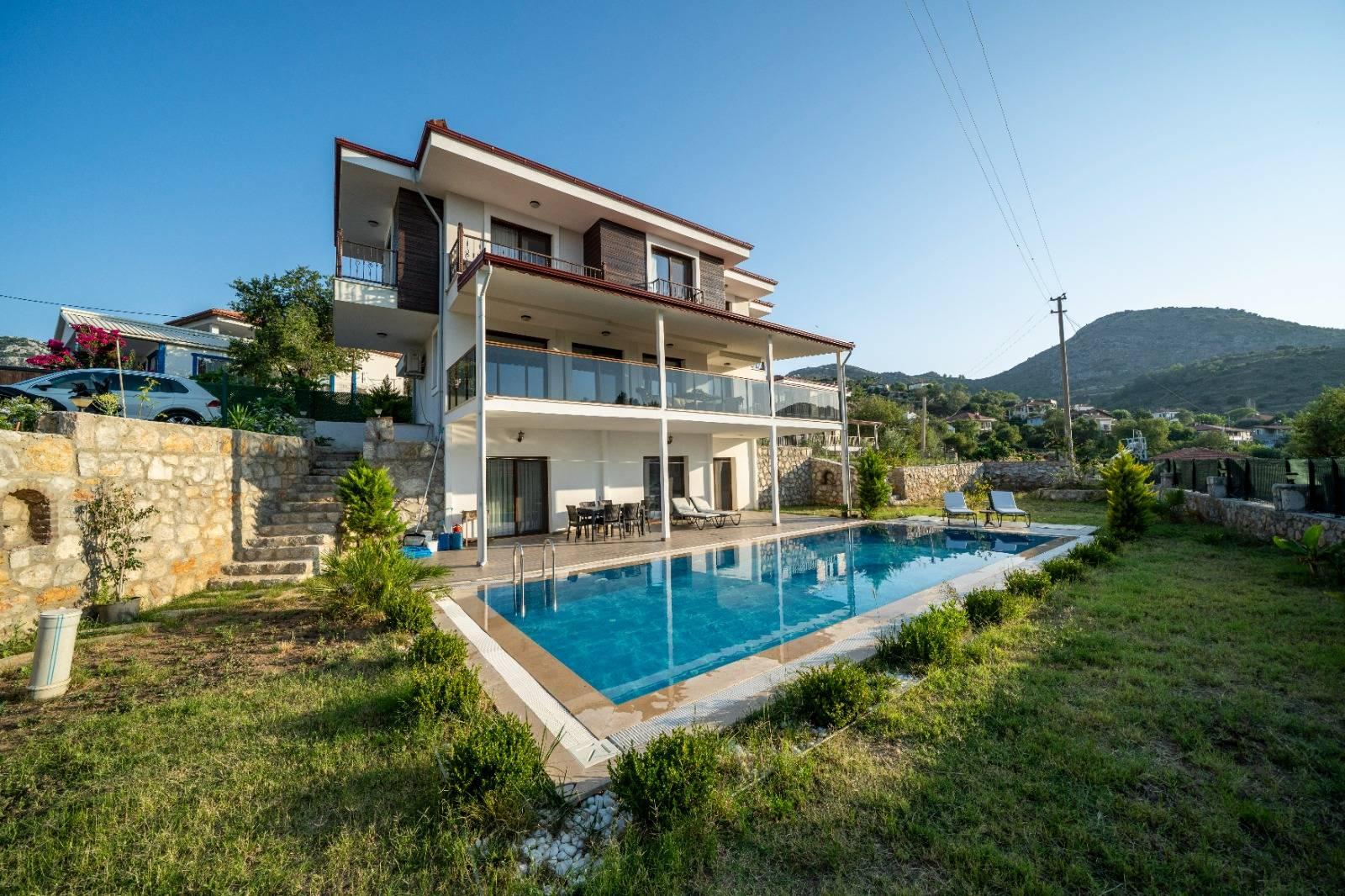 Marmaris Selimiye'de Deniz Manzaralı, Özel Havuzlu, 6 Kişilik Villa-40977