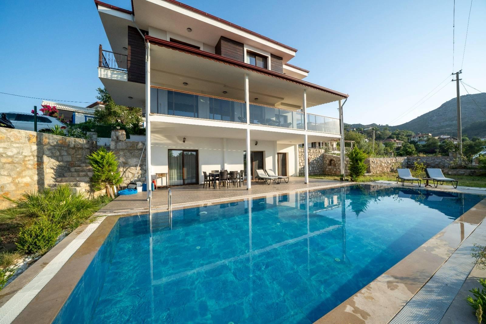 Marmaris Selimiye'de Deniz Manzaralı, Özel Havuzlu, 6 Kişilik Villa-40977