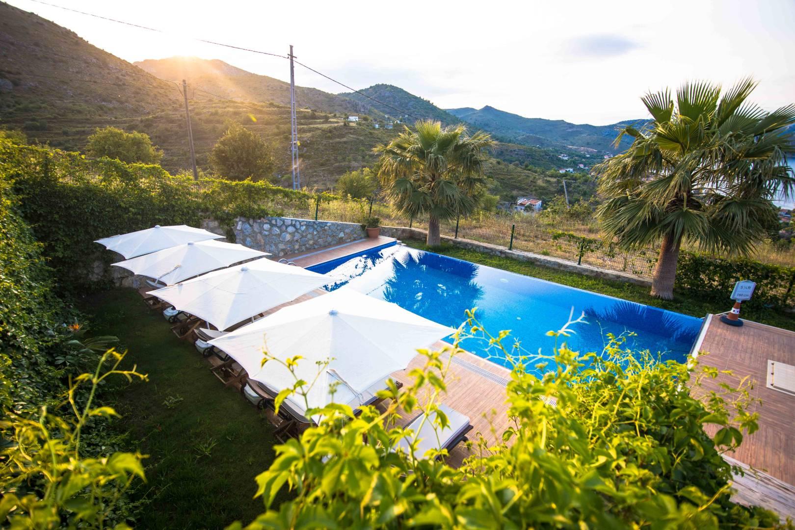 Marmaris Selimiye'de Geniş Alanlara Sahip, Özel Havuzlu, Modern Villa-43764