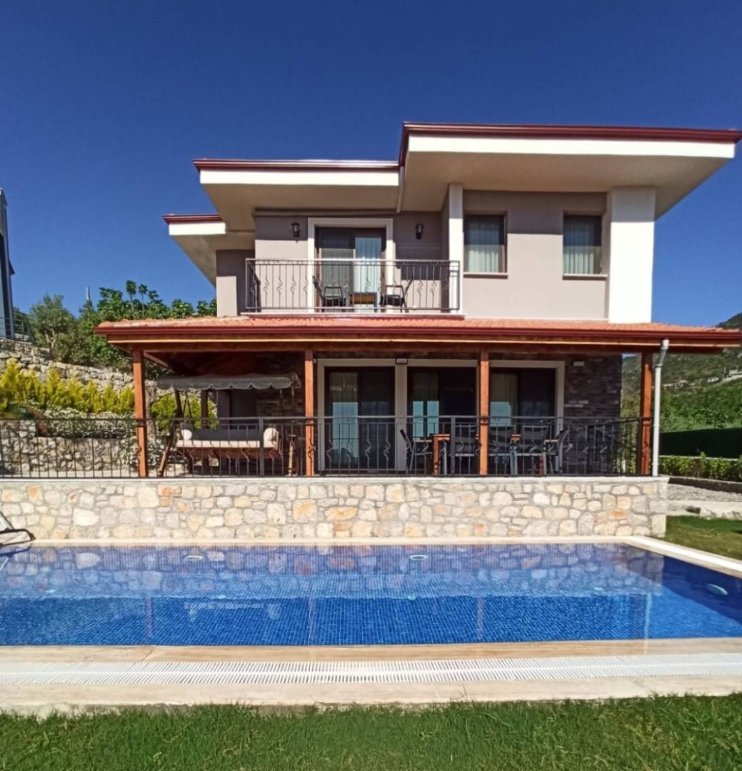 Marmaris Söğüt'te Deniz ve Doğa Manzaralı, Özel Havuzlu, Şık Villa