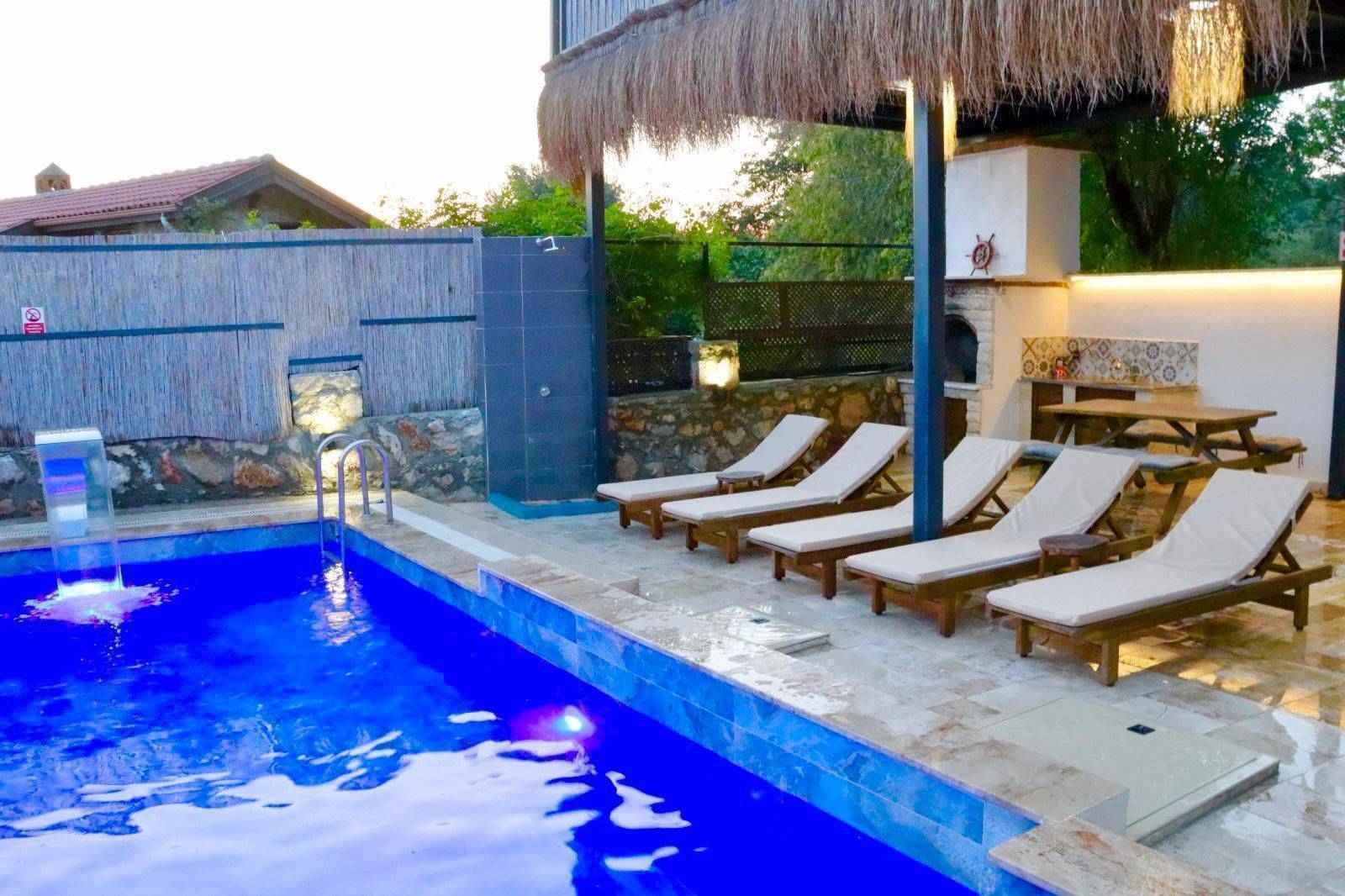 Marmaris Söğüt'te Deniz ve Doğa Manzaralı, Özel Havuzlu, 2+1 Villa