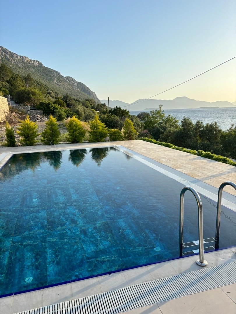 Marmaris Söğüt'te Deniz Manzaralı, Özel Havuzlu, Kiralık Lüks Villa