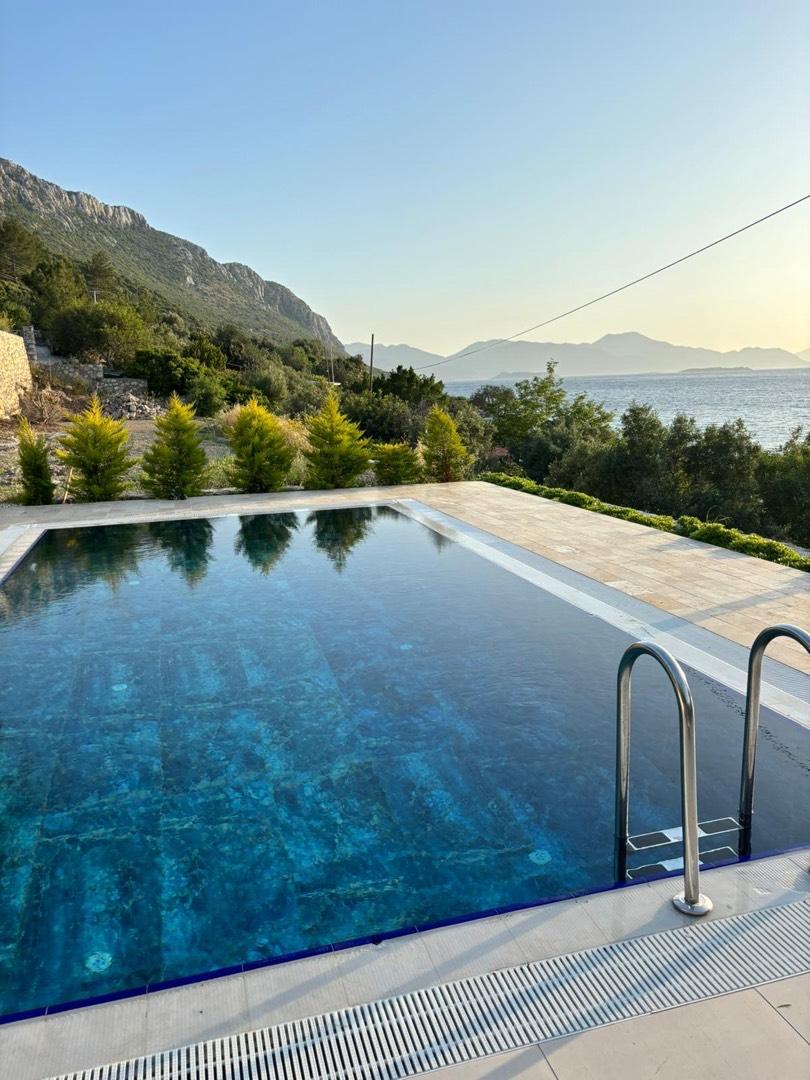 Marmaris Söğüt'te Deniz Manzaralı, Özel Havuzlu, Kiralık Lüks Villa-33613