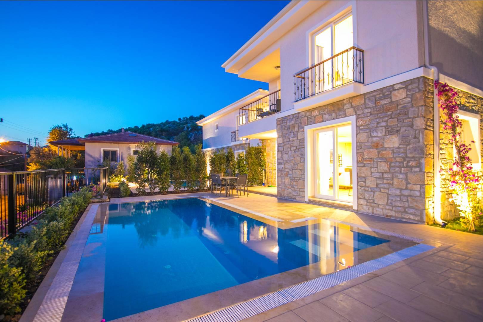 Marmaris Söğüt'te Modern Tasarımlı, Özel Havuzlu, Bahçeli Villa-43765