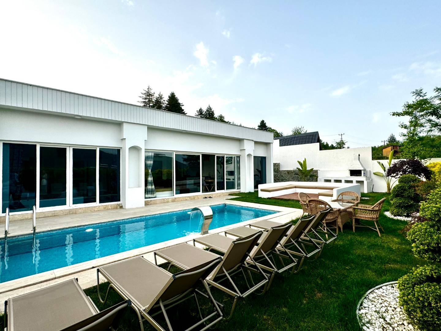 Sapanca Memnuniye'de 2+1, Şömineli, Tatil Villası