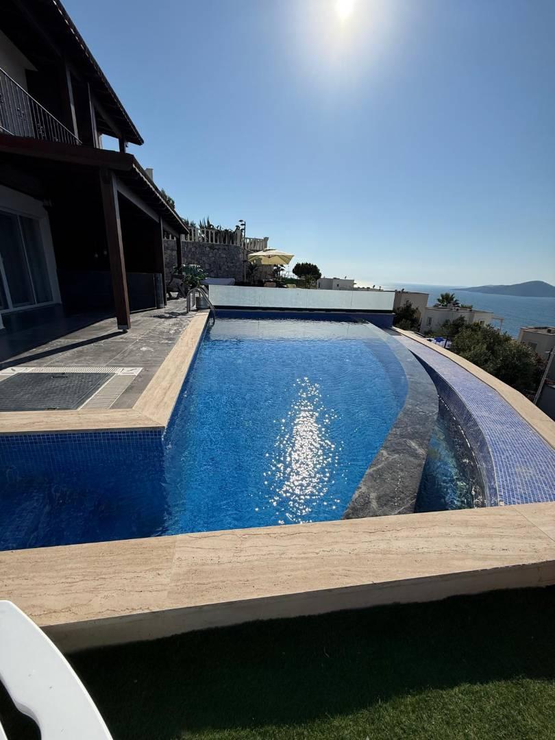 Milas Boğaziçi'nde Deniz Manzaralı, Özel Havuzlu, Bahçeli Villa -35334