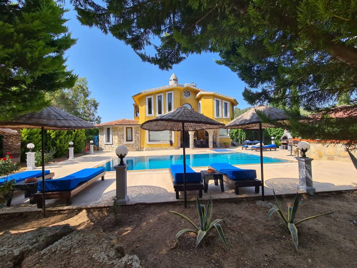 Muğla Milas'ta Kalabalık Ailelere Uygun, Özel Havuzlu, Kiralık Villa