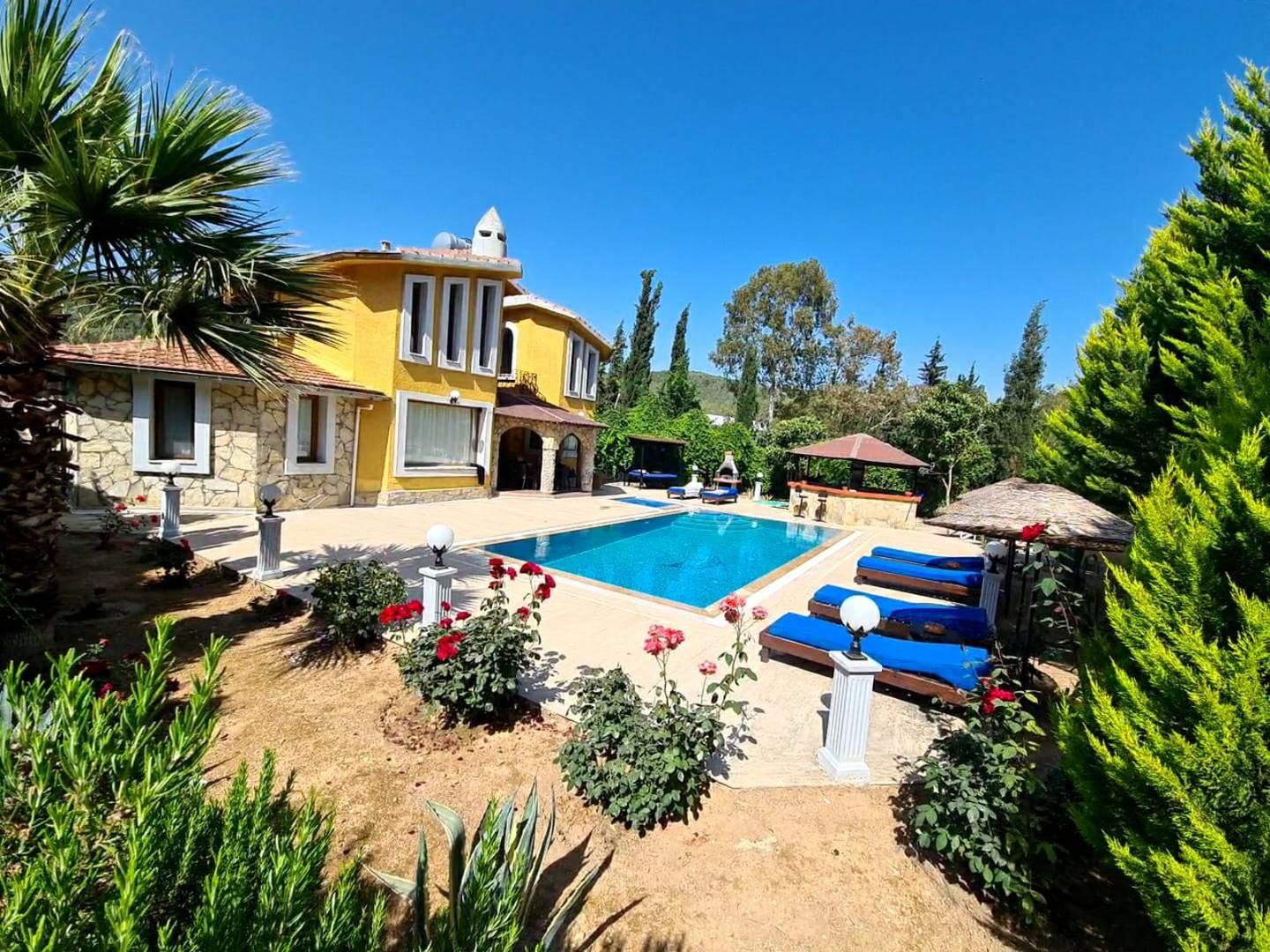 Muğla Milas'ta Kalabalık Ailelere Uygun, Özel Havuzlu, Kiralık Villa-41076