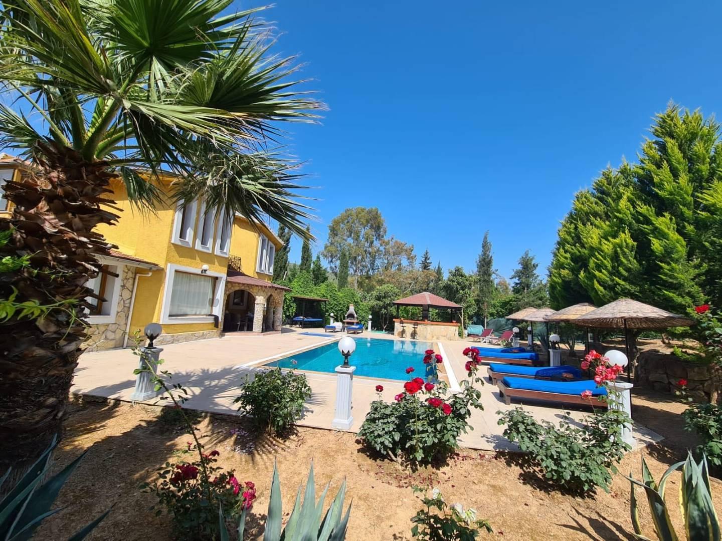 Muğla Milas'ta Kalabalık Ailelere Uygun, Özel Havuzlu, Kiralık Villa-41076