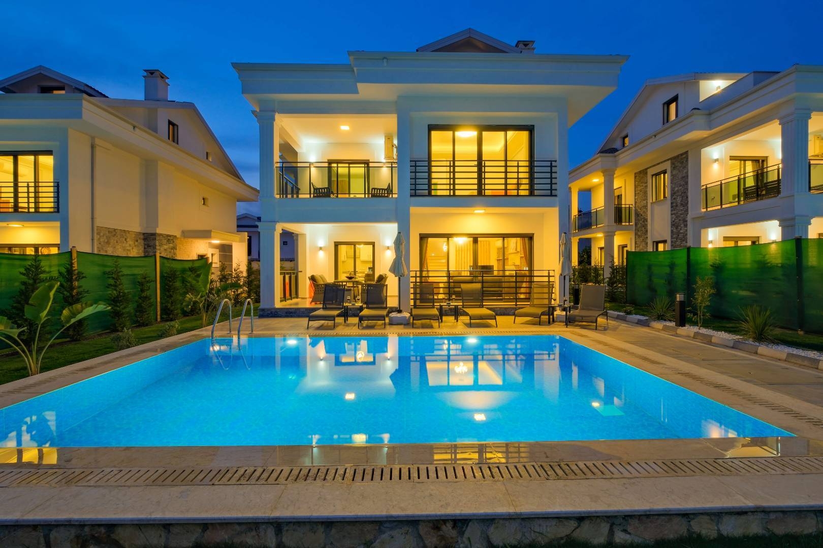 Fethiye Babataşı'nda Modern Tasarımlı, Özel Havuzlu, Lüks Villa