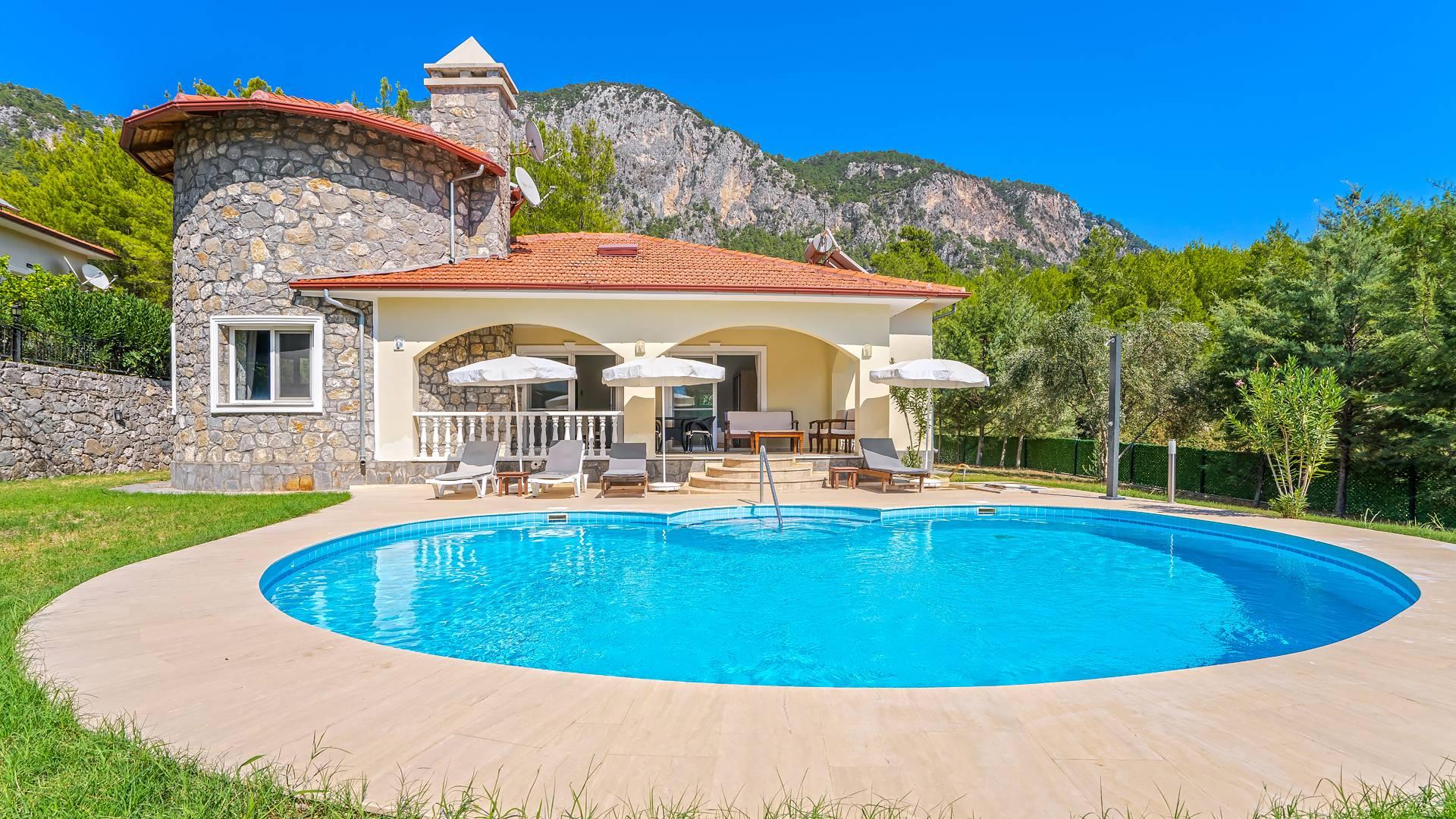 Dalaman Atakent'te Geniş Ailelere Uygun, Özel Havuzlu, Otantik Villa-38816