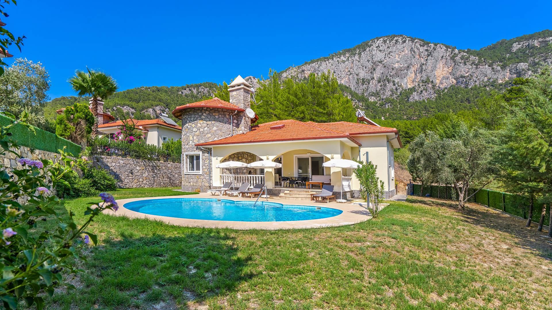 Dalaman Atakent'te Geniş Ailelere Uygun, Özel Havuzlu, Otantik Villa-38816