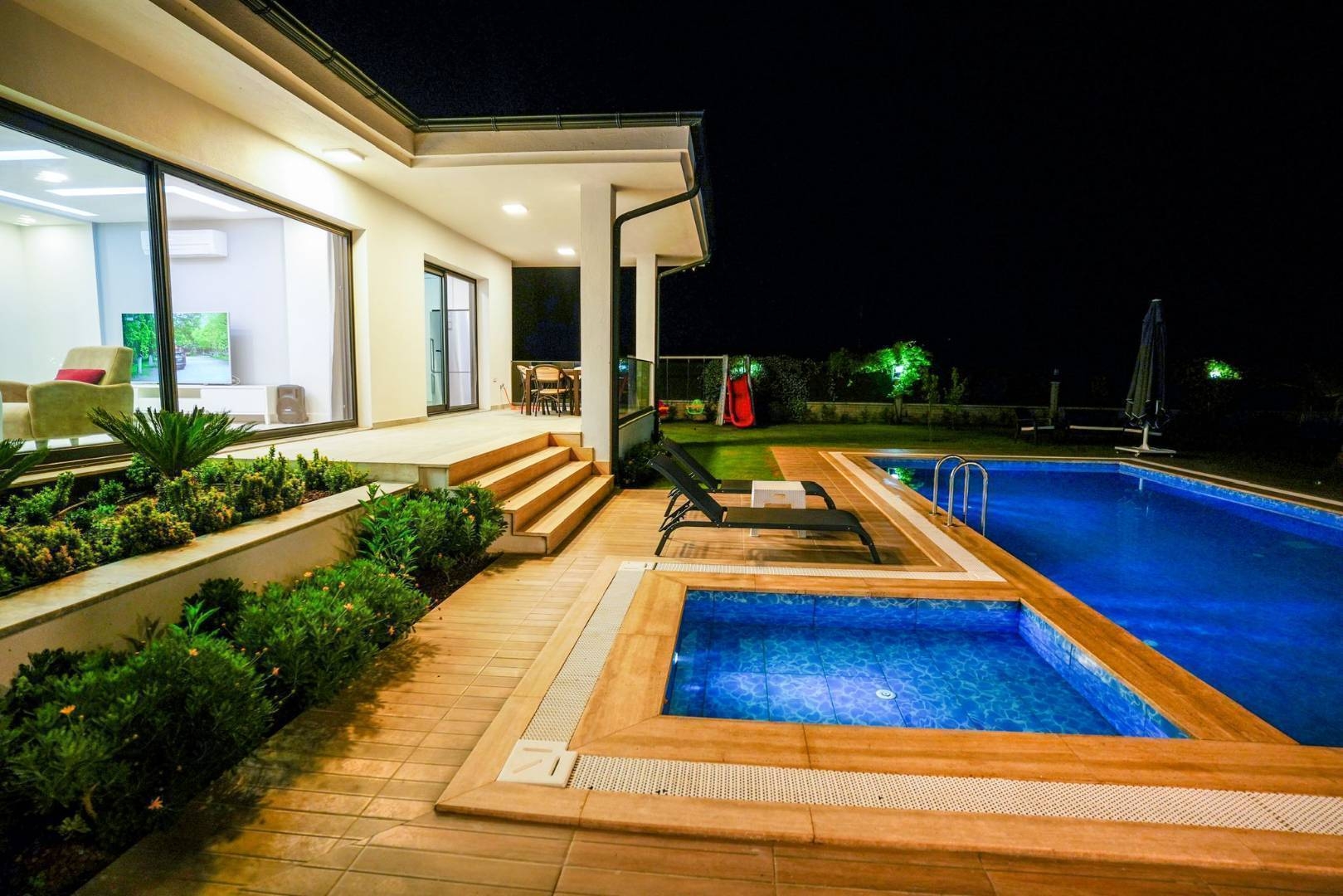 Muğla Dalaman'da Kalabalık Ailelere Uygun, Özel Havuzlu, Kiralık Villa