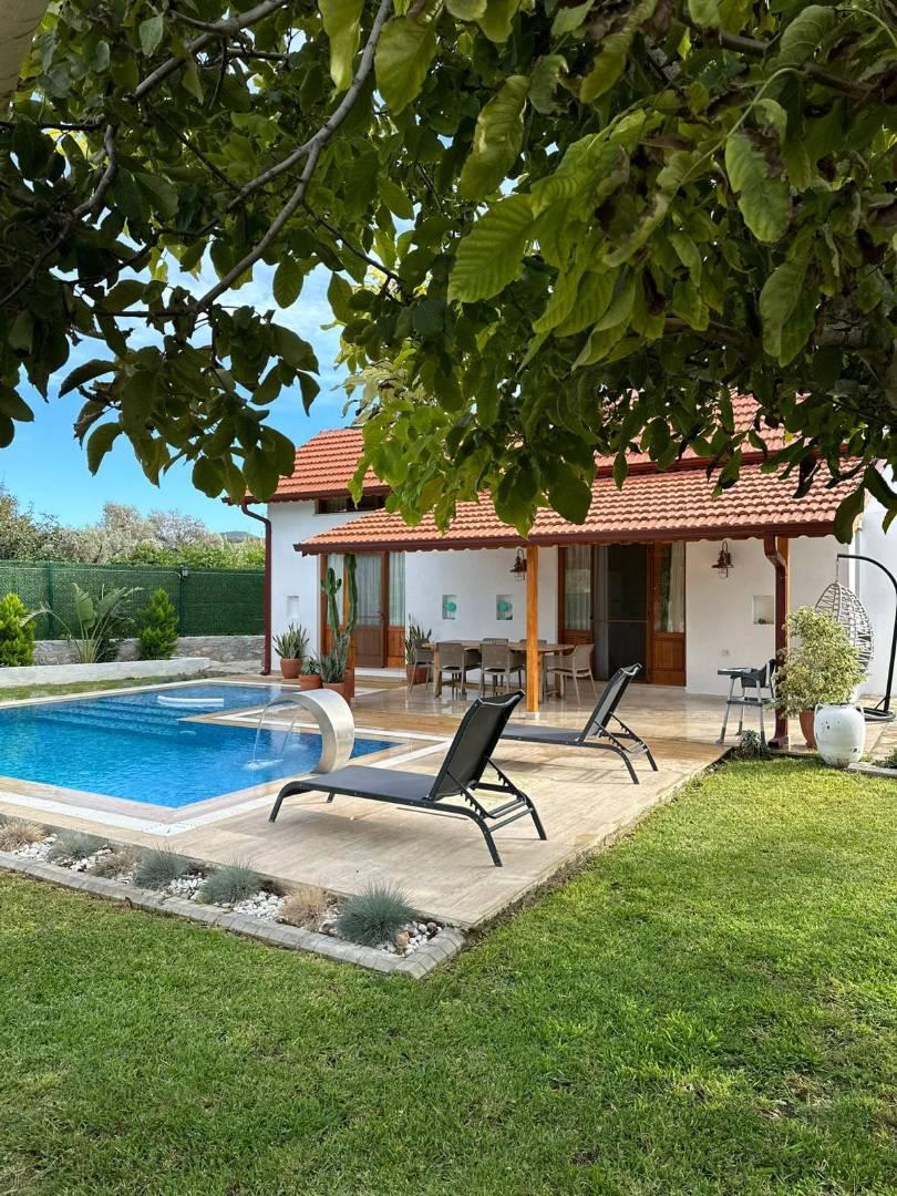 Muğla Datça'da Elverişli Konumda, Özel Havuzlu, Şık Villa-42913