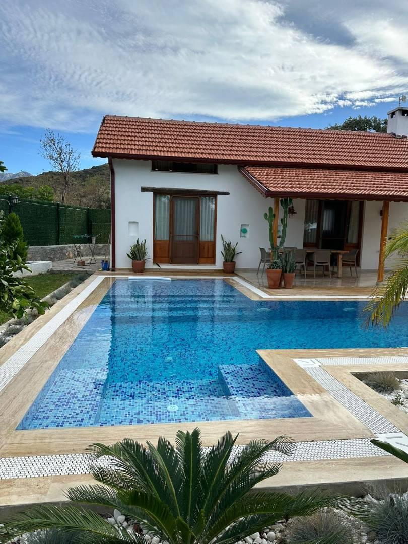 Muğla Datça'da Elverişli Konumda, Özel Havuzlu, Şık Villa-42913