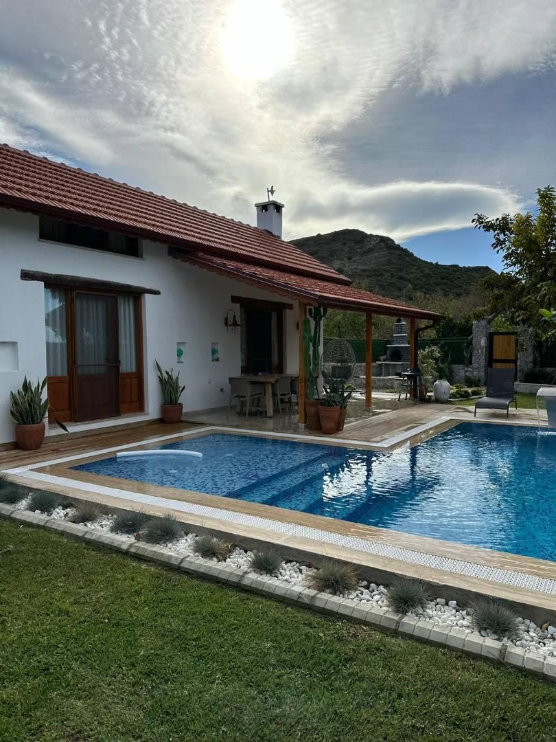 Muğla Datça'da Elverişli Konumda, Özel Havuzlu, Şık Villa-42913