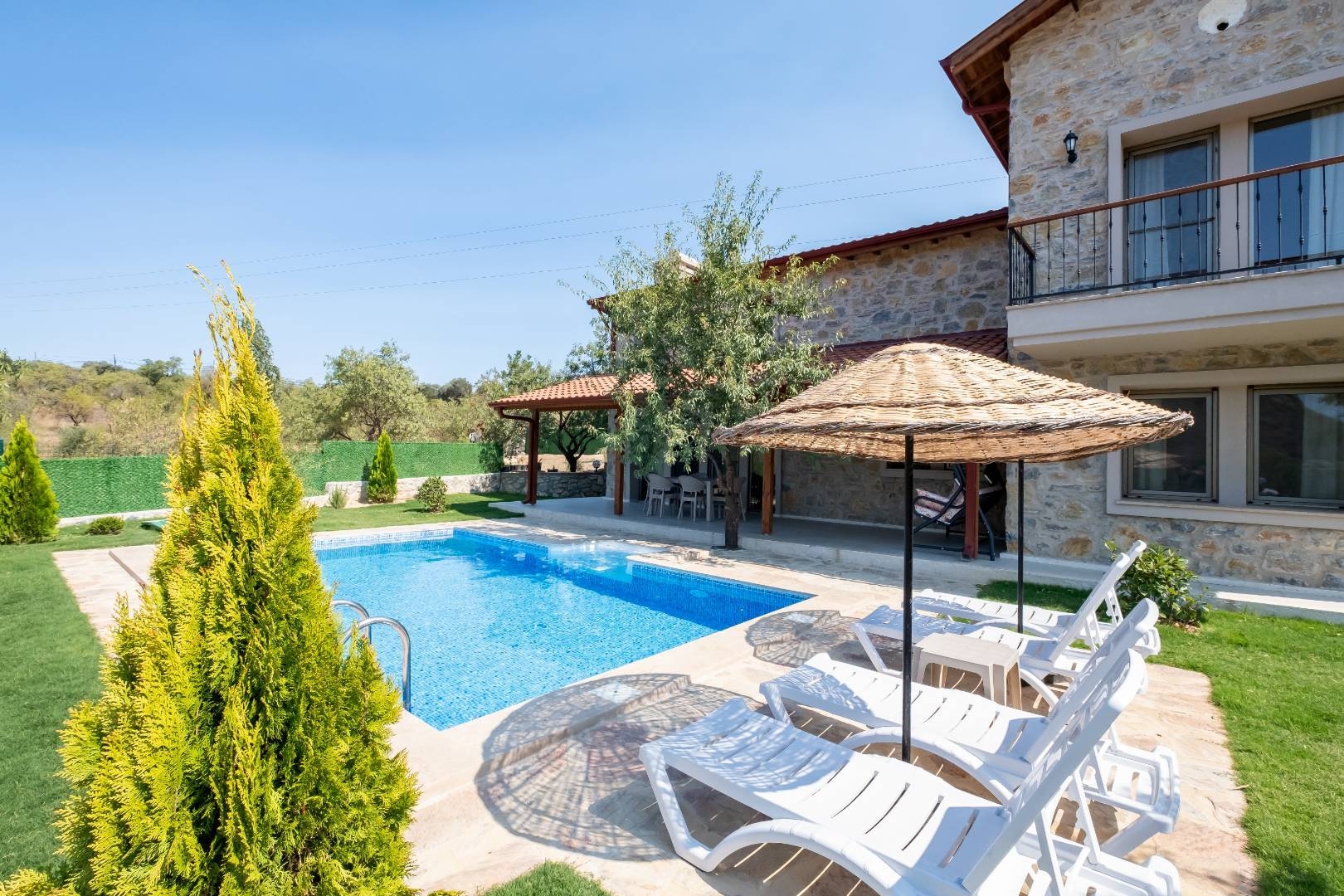 Muğla Datça'da Kalabalık Aileler İçin Uygun, Özel Havuzlu, Şık Villa