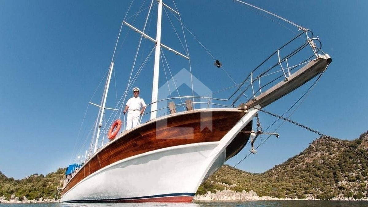 Muğla Fethiye'de, 12 Kişilik, Ahşap İç Dekorasyona Sahip, Gulet