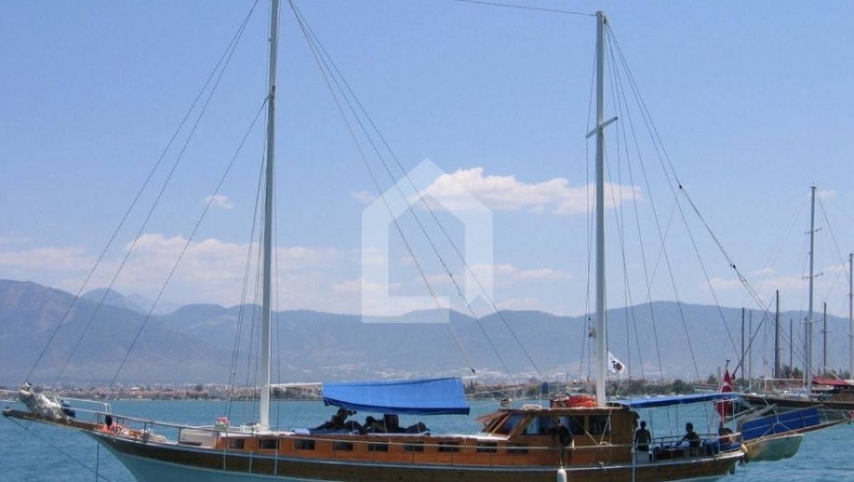 Fethiye'de 12 Kişilik, Kalabalık Gruplara İdeal, Ahşap Tasarımlı Gulet