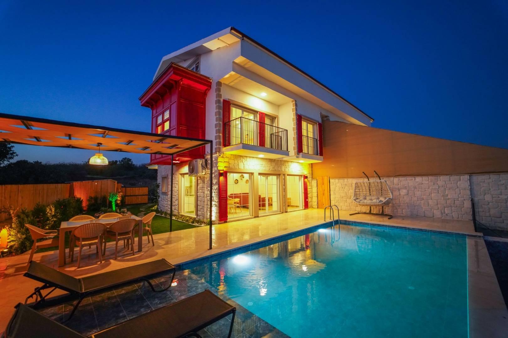 Muğla Seydikemer'de Doğa İle İç İçe, Özel Havuzlu, Jakuzili, Şık Villa-36473