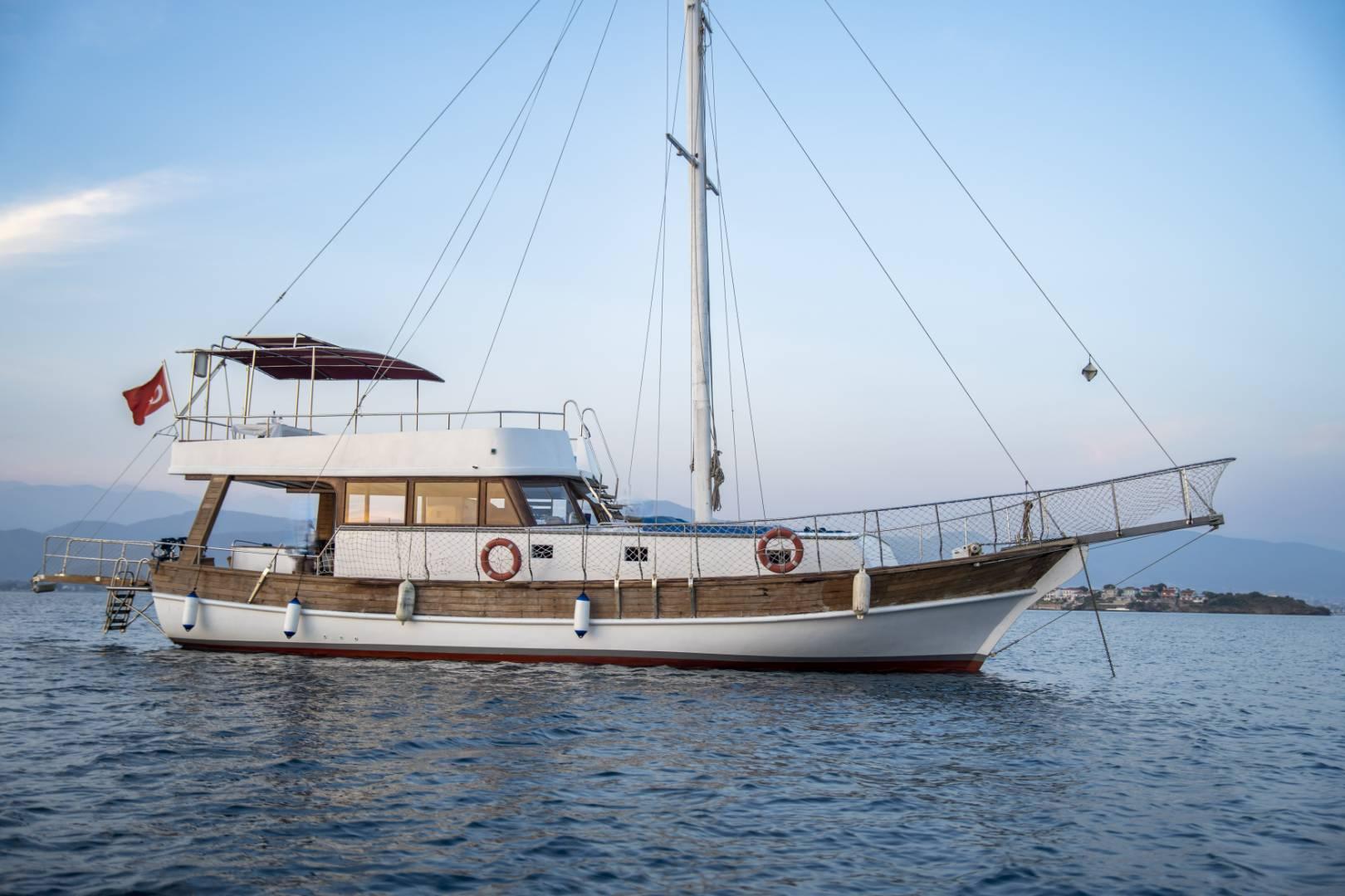 Muğla Fethiye'de Eşsiz Mavilikte, 2 Kabinli, Modern Tasarımlı Gulet-41856