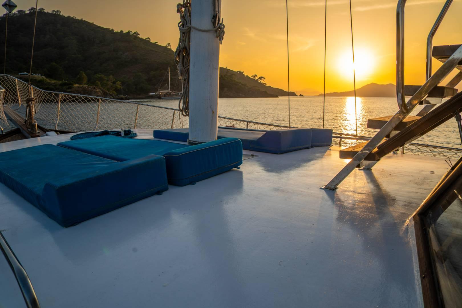 Muğla Fethiye'de Eşsiz Mavilikte, 2 Kabinli, Modern Tasarımlı Gulet-41856