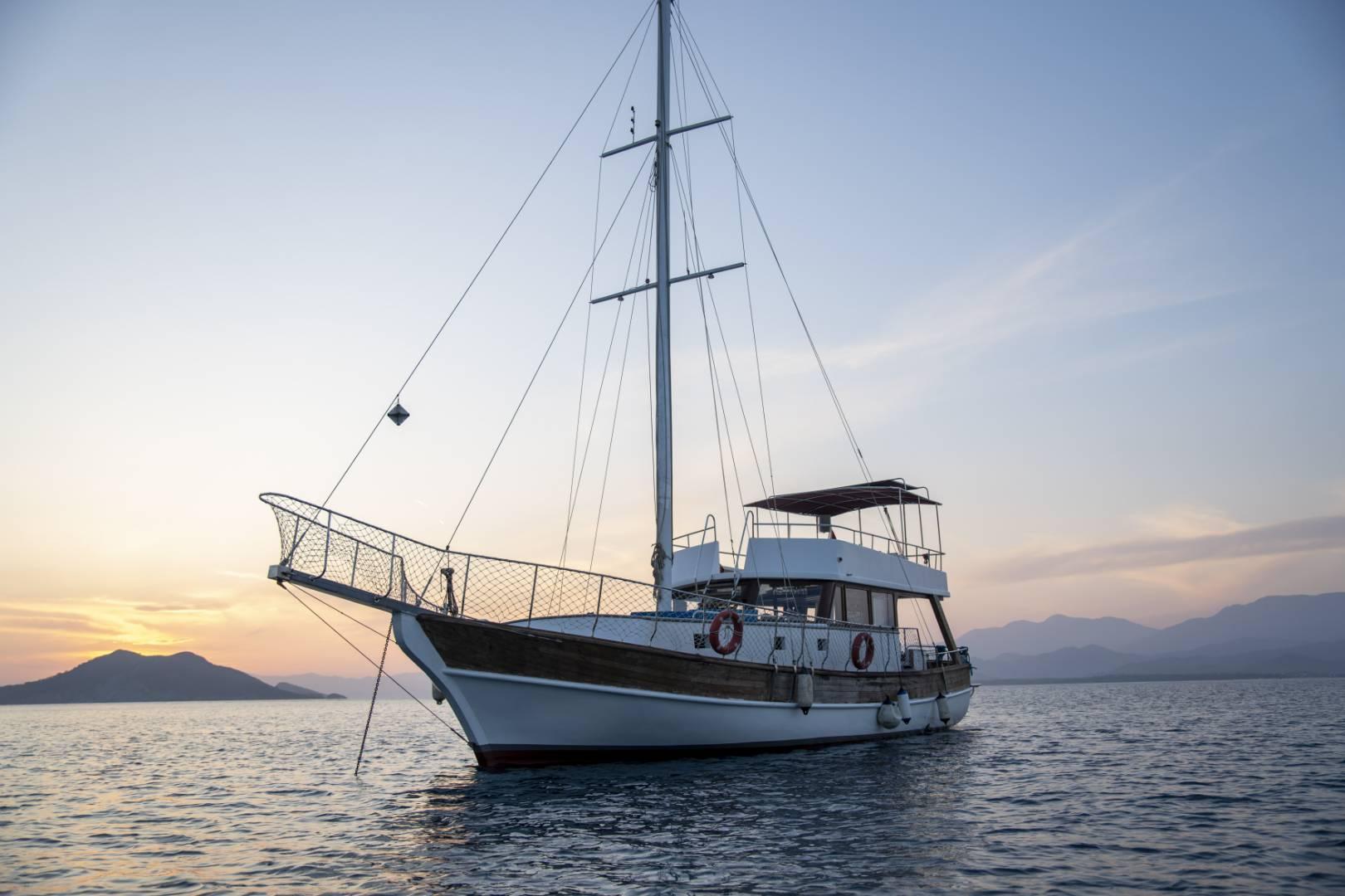 Muğla Fethiye'de Eşsiz Mavilikte, 2 Kabinli, Modern Tasarımlı Gulet-41856