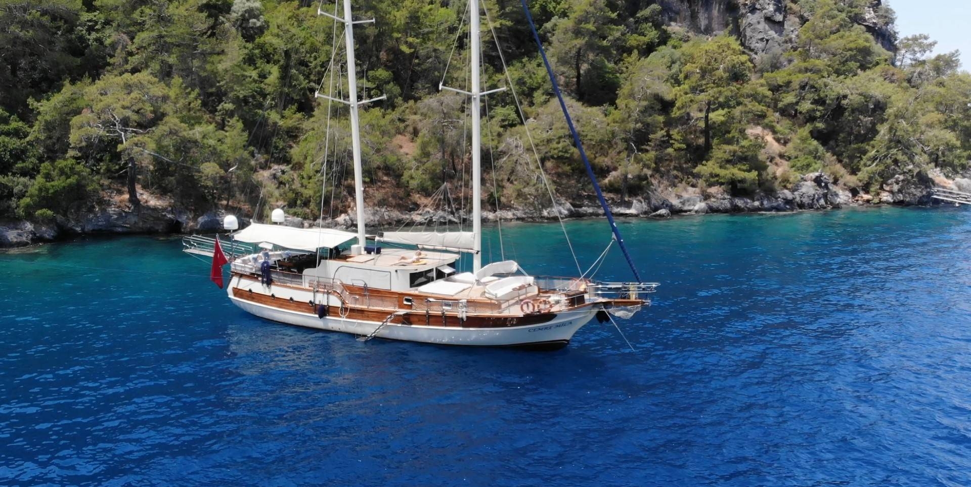 Muğla Fethiye'de Eşsiz Tasarımlı, 8 Kişilik, 4 Kabinli, Kiralık Gulet