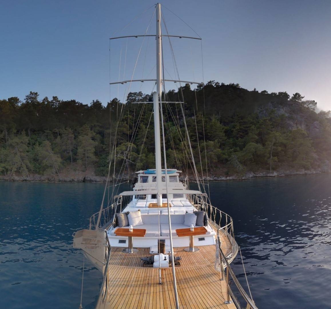Muğla Fethiye'de Geniş Alana Sahip, Lüks 8 Kabinli, 18 Kişilik Gulet