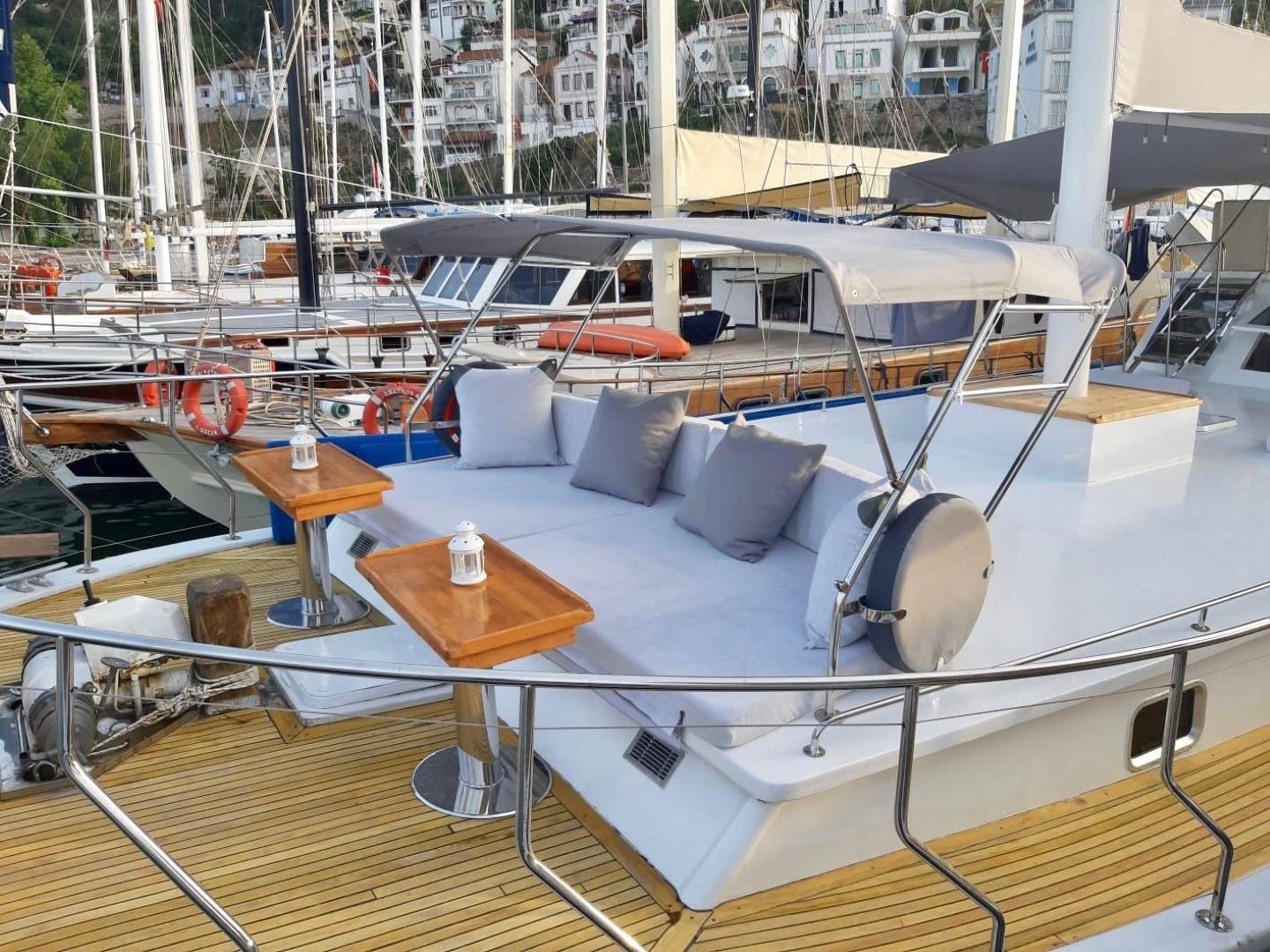 Muğla Fethiye'de Geniş Alana Sahip, Lüks 8 Kabinli, 18 Kişilik Gulet