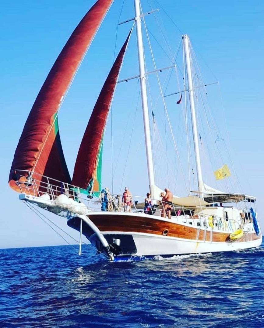 Muğla Fethiye'de Masmavi Sularda, 8 Kabinli, 16 Kişilik Gulet