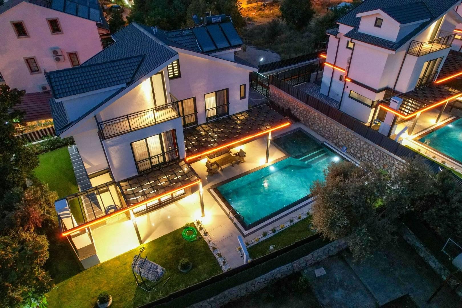 Muğla Fethiye'de Modern Tasarıma Sahip, Özel Havuzlu, Saunalı Villa-38316