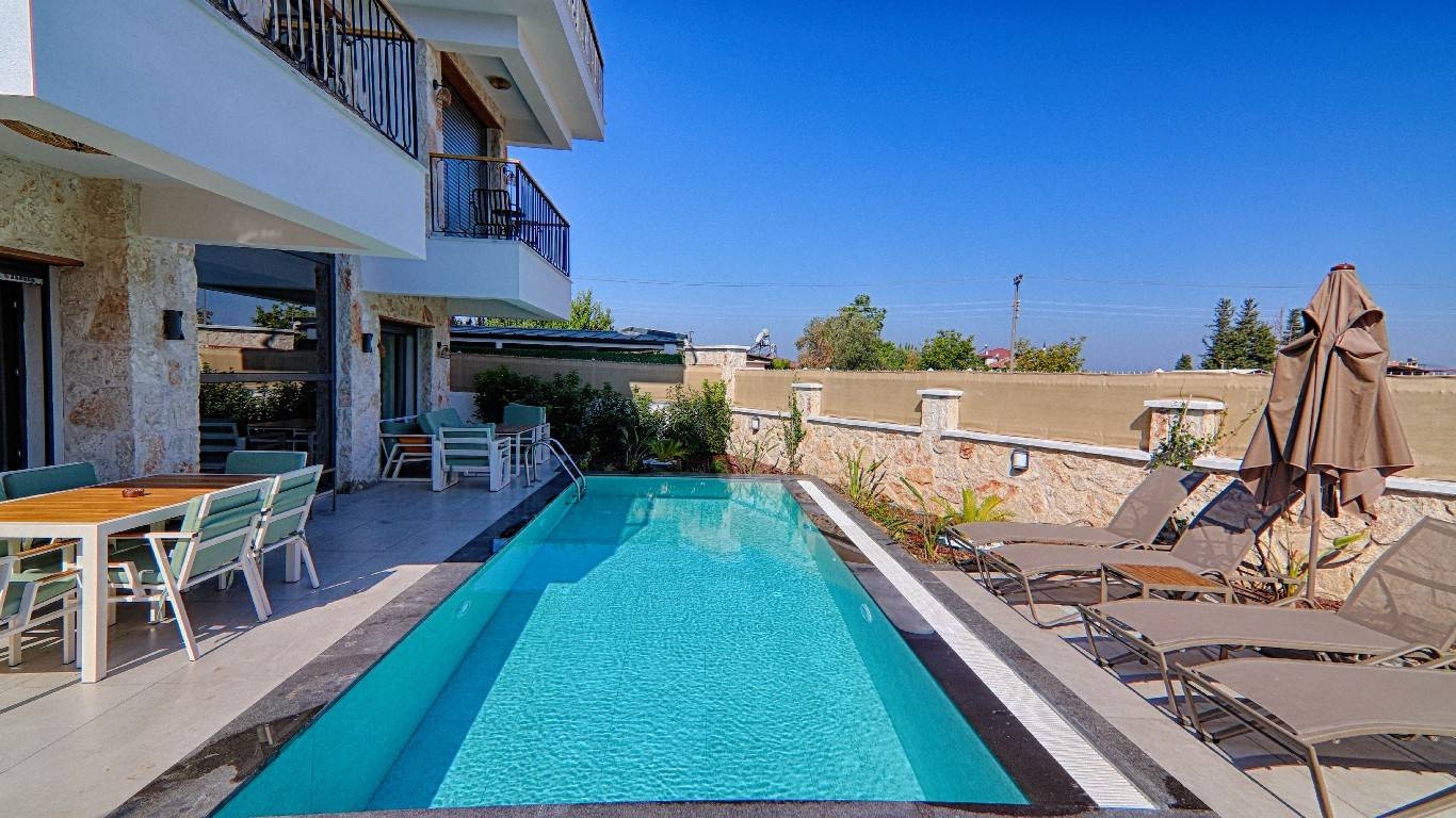 Muğla Fethiye'de Sakin Konumda, Özel Havuzlu, Konforlu Villa