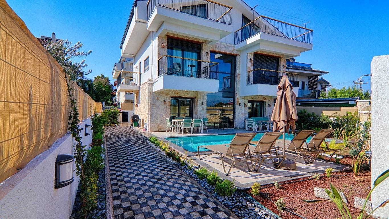 Muğla Fethiye'de Sakin Konumda, Özel Havuzlu, Konforlu Villa-39642