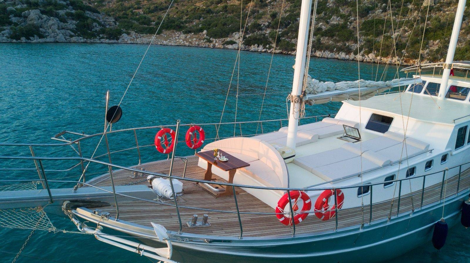 Muğla Marmaris'te Masmavi Sularda, 4 Kamaralı, Konforlu Gulet