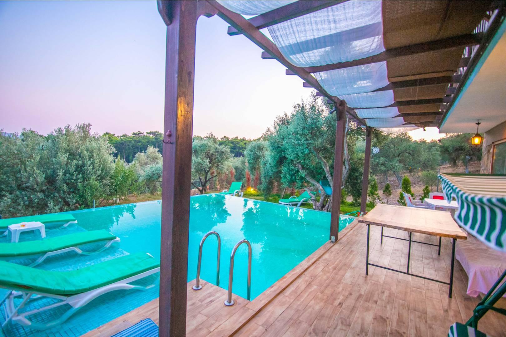 Muğla Menteşe'de Sakin Konumda, Özel Havuzlu, Konforlu Villa-43763
