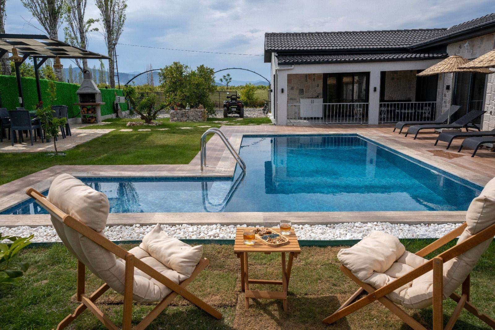 Muğla Ortaca'da Geniş Alanlara Sahip, Özel Havuzlu, Bohem Villa