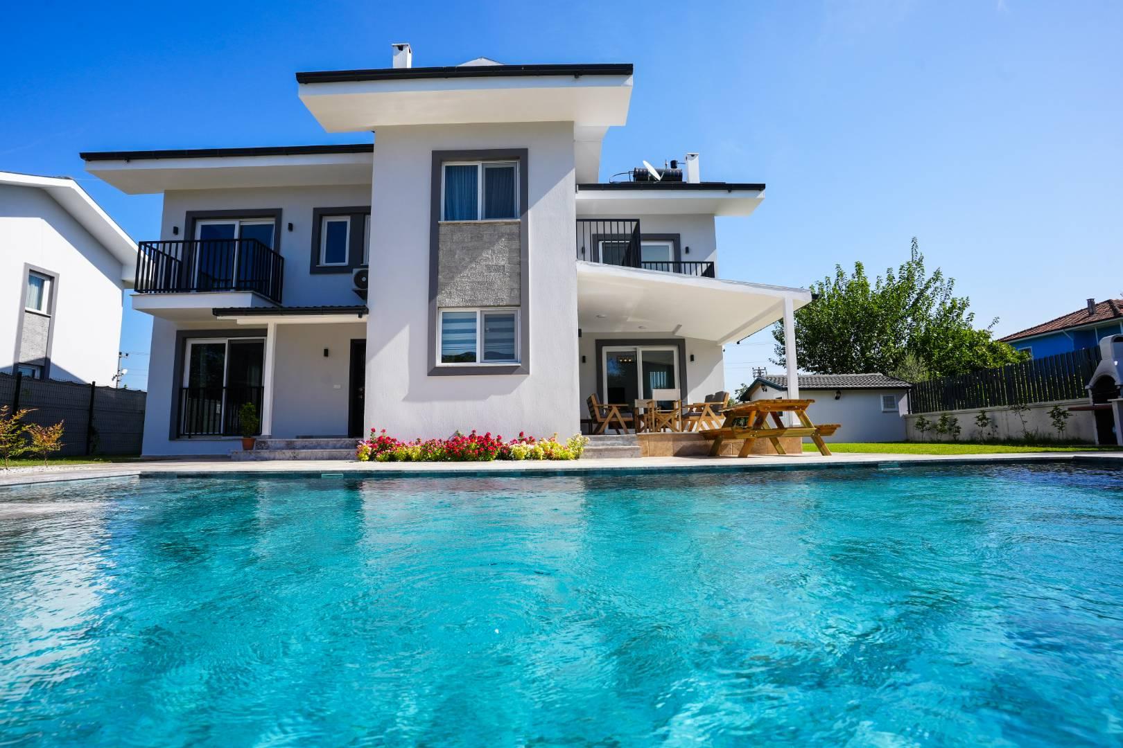 Muğla Ortaca'da Huzurlu Konumda, Özel Havuzlu, Modern Villa-42568